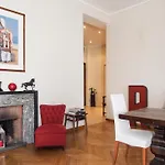 Brera Luxurious Elegant Bright Suite Downtown