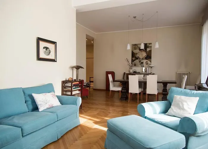 Brera Luxurious Elegant Bright Suite Downtown